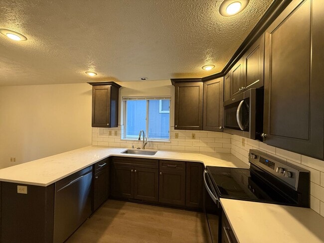 Building Photo - Stunning 3 Bed, 2 Bath Home near Riverside State Park! *SPECIAL: $1,000 OFF!*