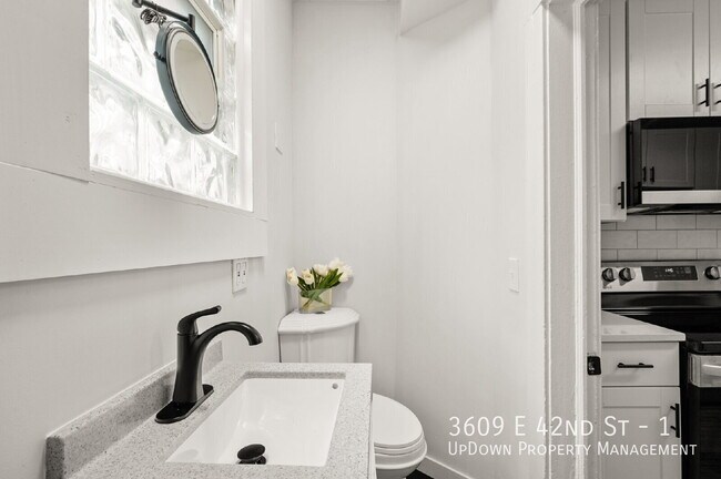 Building Photo - 3609 E 42nd St