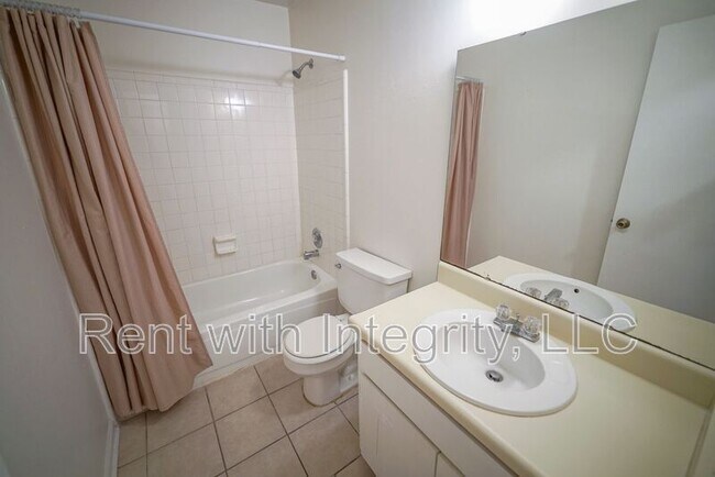 Building Photo - 2100 Continental Ave