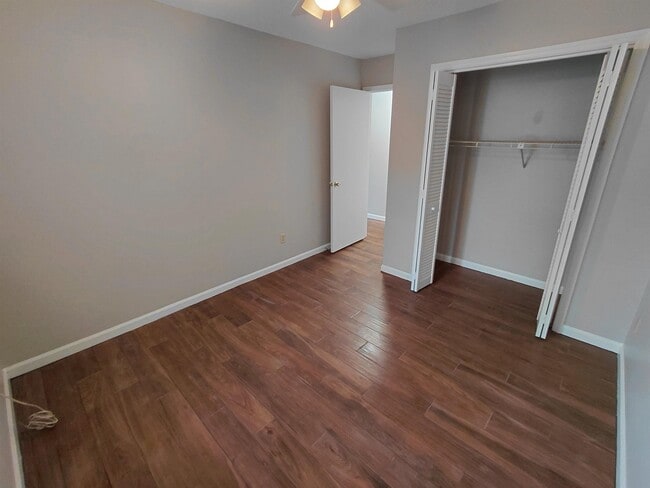 Building Photo - 1347 Lawndale Rd