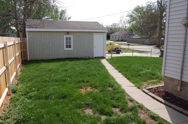 Building Photo - Great house in NE Lincoln!
