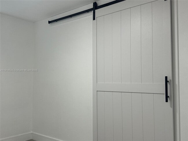 Building Photo - 1308 NW 13th Ct