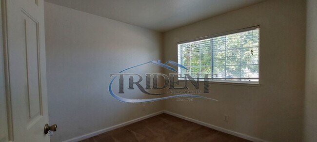Building Photo - 1670 Wildflower Cir