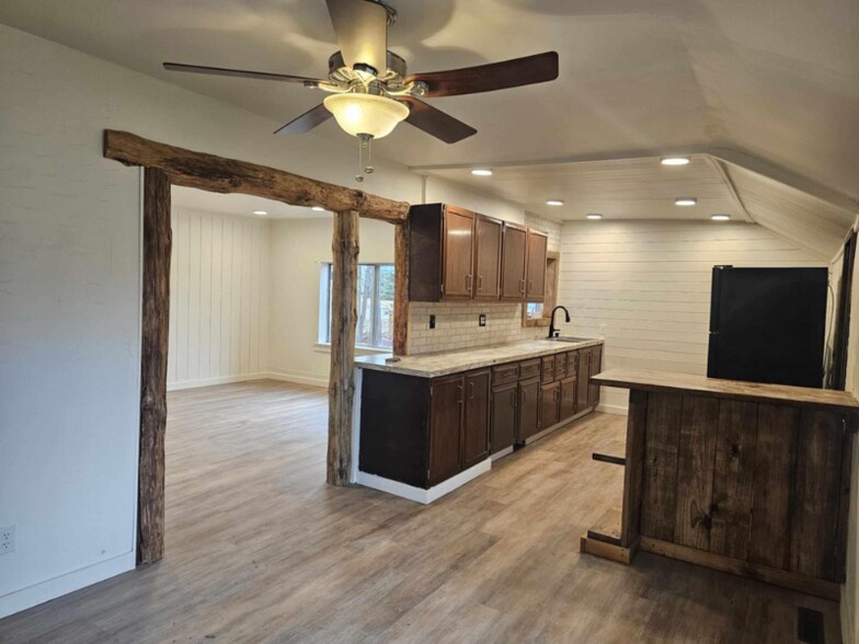 Building Photo - 127 W Colfax St