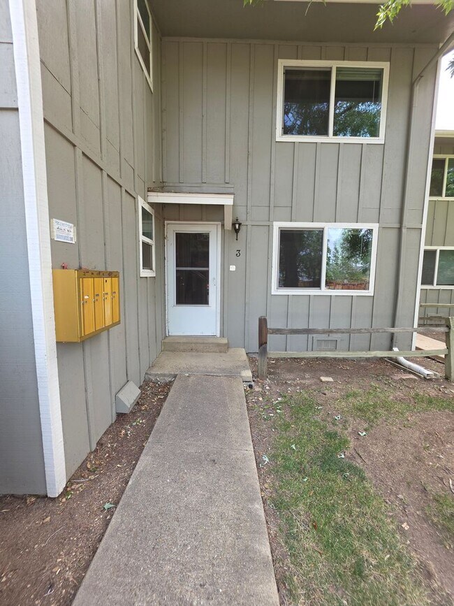 Building Photo - 3515 Hayden Pl