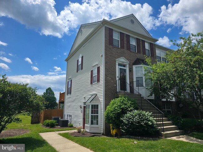 Primary Photo - 1227 Rockland Ct