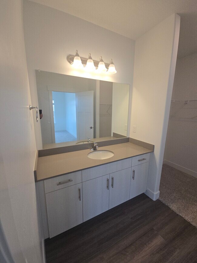 Building Photo - 6512 Skyline Lp Ln