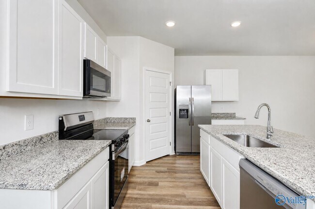 Building Photo - 118 Betty Williams Dr