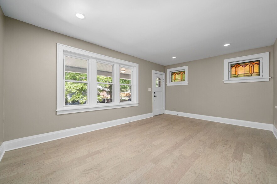 Building Photo - 5206 Nagel Ave