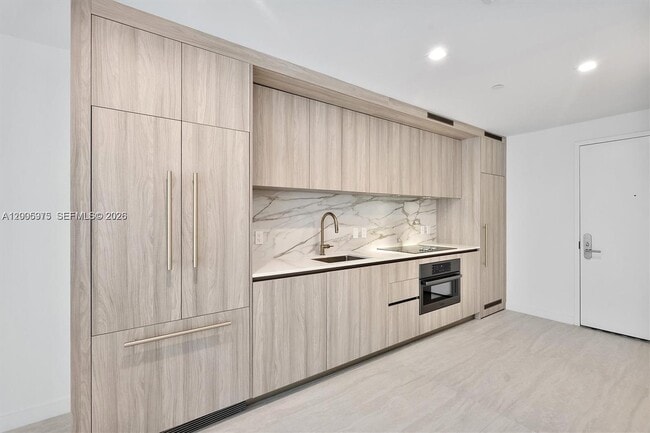 Building Photo - 77 SE 5th St