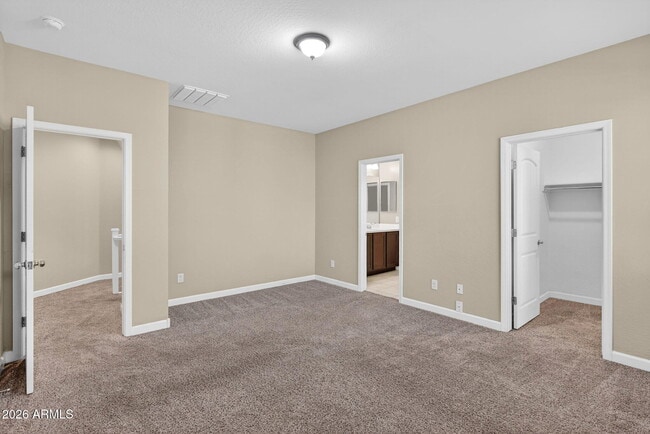 Building Photo - 1367 S Country Club Dr