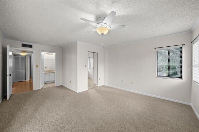 Building Photo - 2679 Sabal Springs Cir