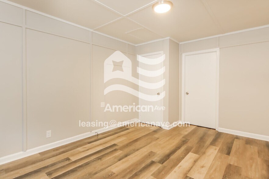 Building Photo - 1838 Emerson Ave