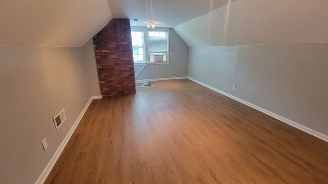 Building Photo - 4305 Briarwood Rd