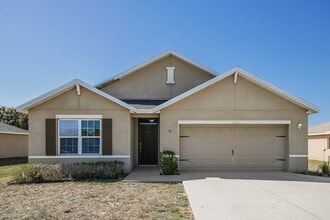 Building Photo - 2558 Surfside Blvd