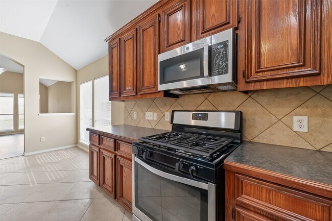 Building Photo - 2114 Thorn Berry Creek Ln