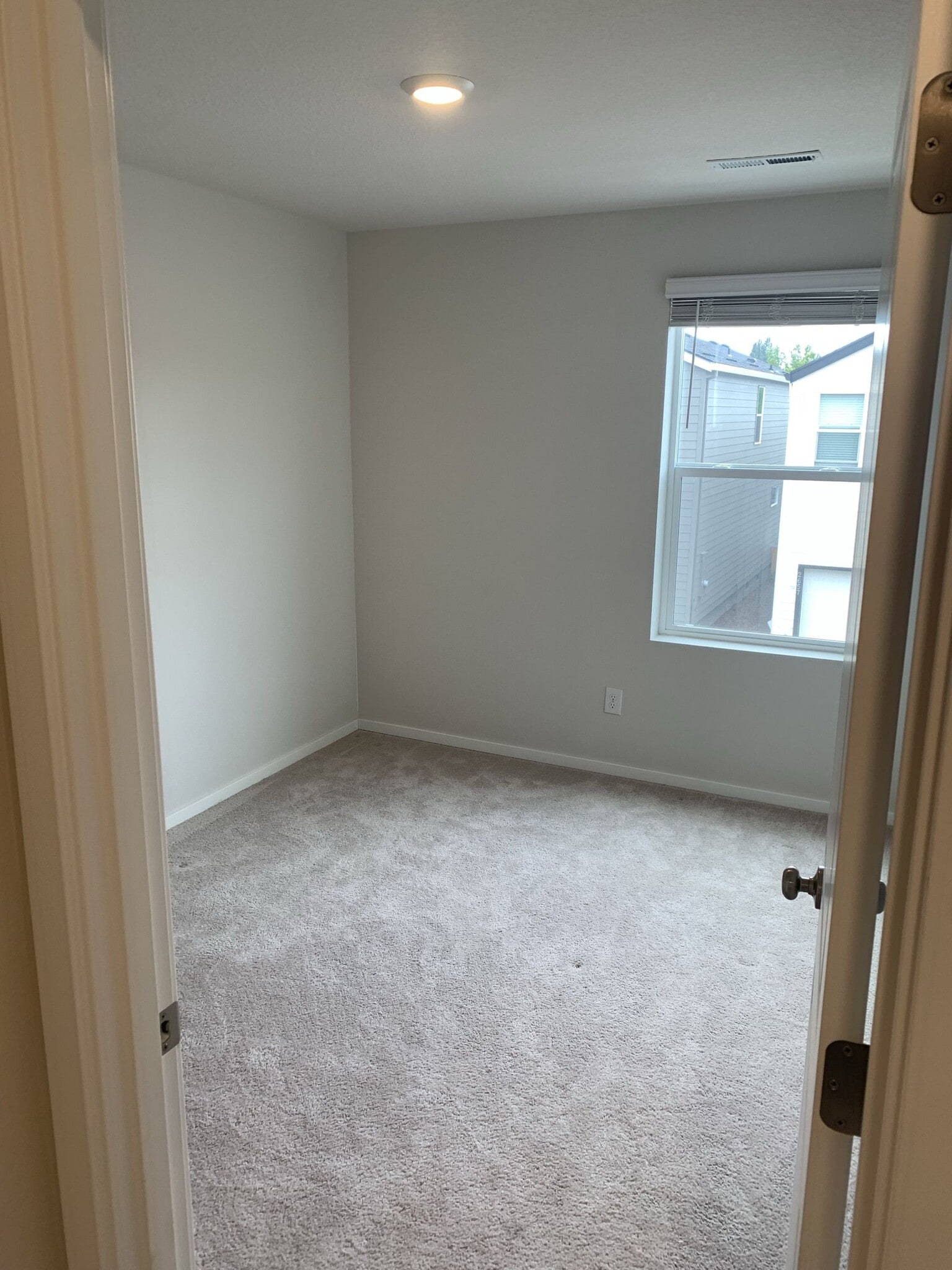 Building Photo - 2664 NE 116th Pl