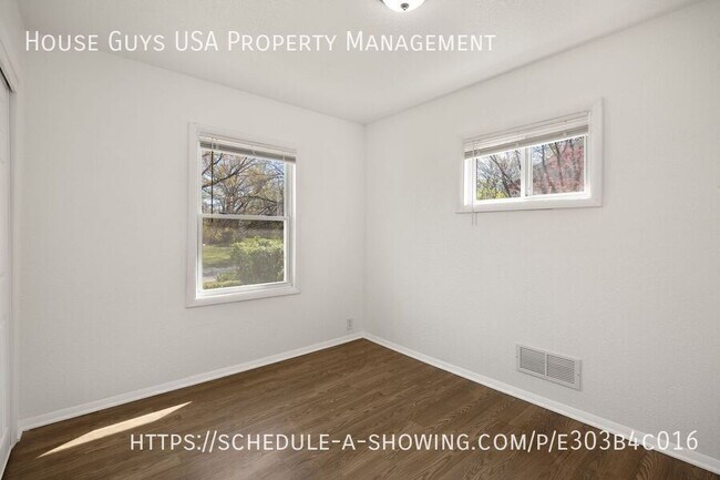 Building Photo - 10716 Ewing Ave