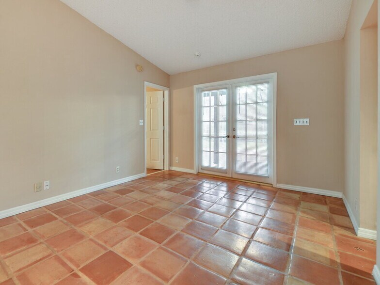 Building Photo - 13640 Jonquil Pl