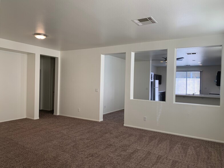 Building Photo - 4320 Desert Park Ave
