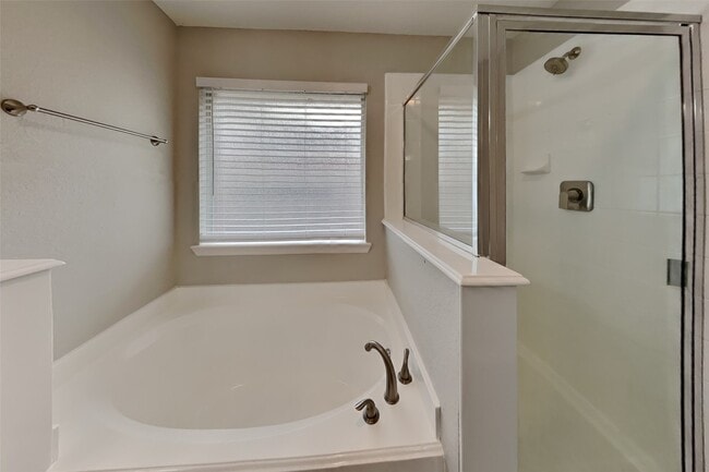 Building Photo - 32411 Cross Spring Park Ln