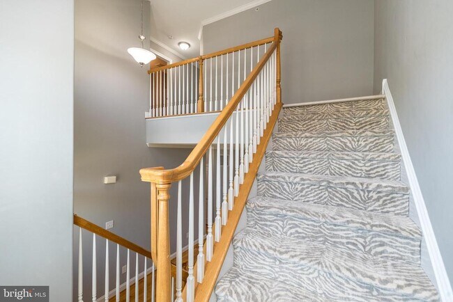 Building Photo - 3216 Brookside Dr