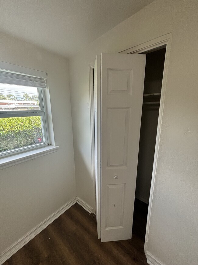 Building Photo - 2219 Belle Vue Way