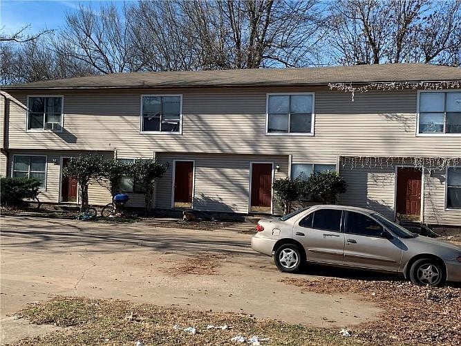 Building Photo - 525 N Betty Jo Dr