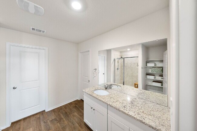 Building Photo - Welcome to Your New Chapter! Enjoy Free Rent, Ask Us How!