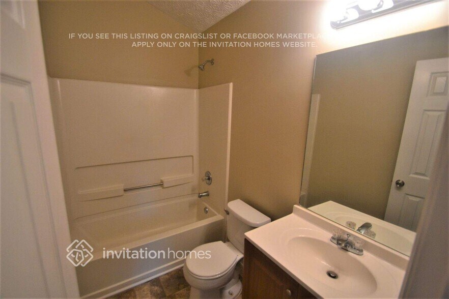 Building Photo - 1355 Ling Dr