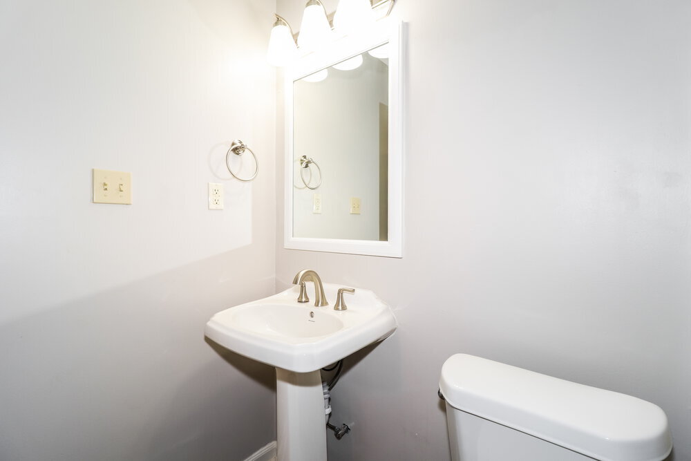 Building Photo - 6752 Oakmoor Cir S