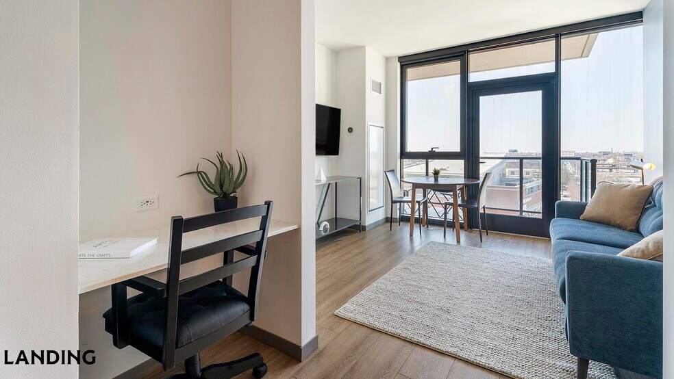 Building Photo - 513 S Damen Ave