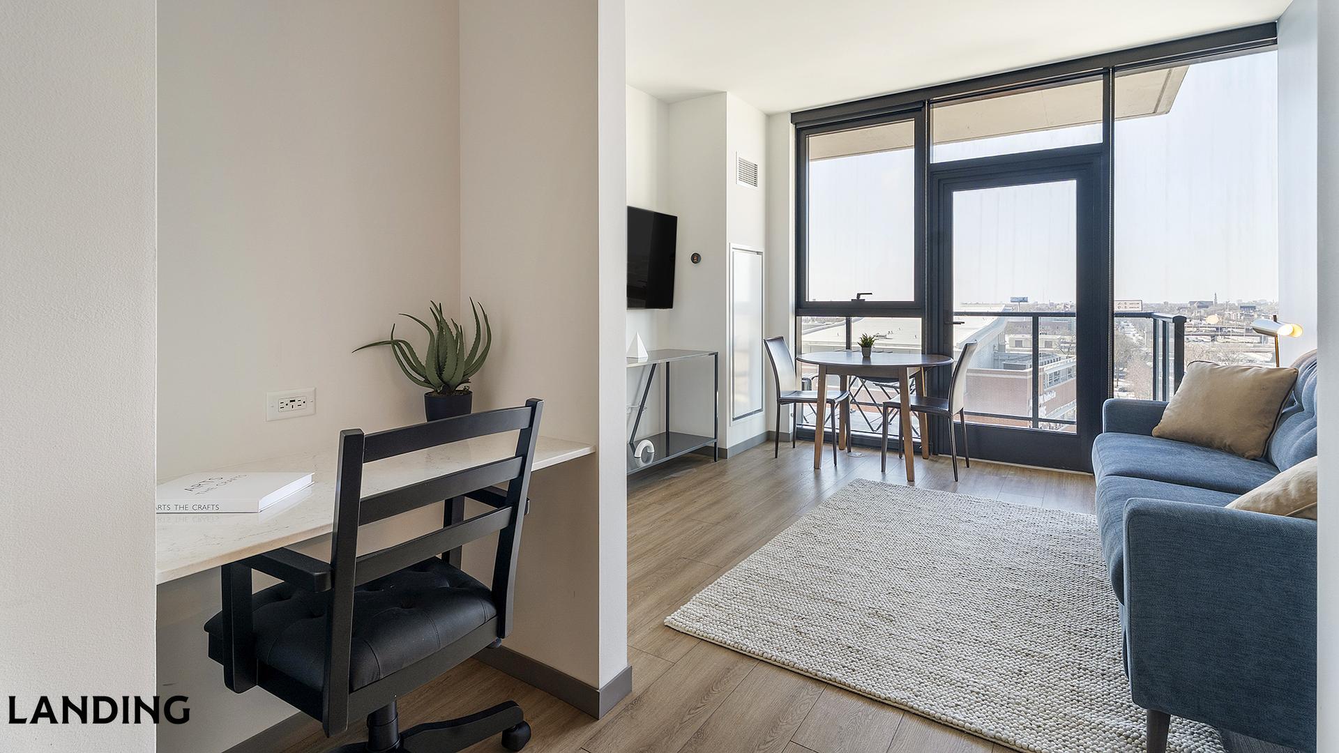 Building Photo - 513 S Damen Ave