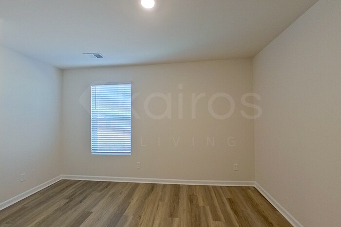 Building Photo - 122 Inez Ave