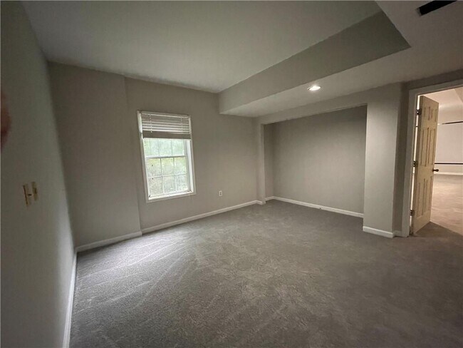 Building Photo - 2355 Black Rock Dr
