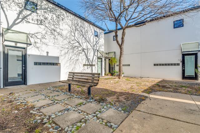 Building Photo - 4242 Buena Vista St