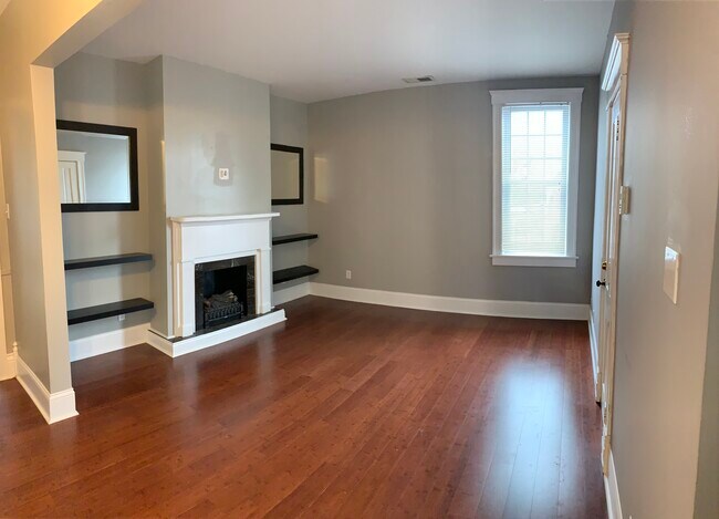 Building Photo - 319 Front St