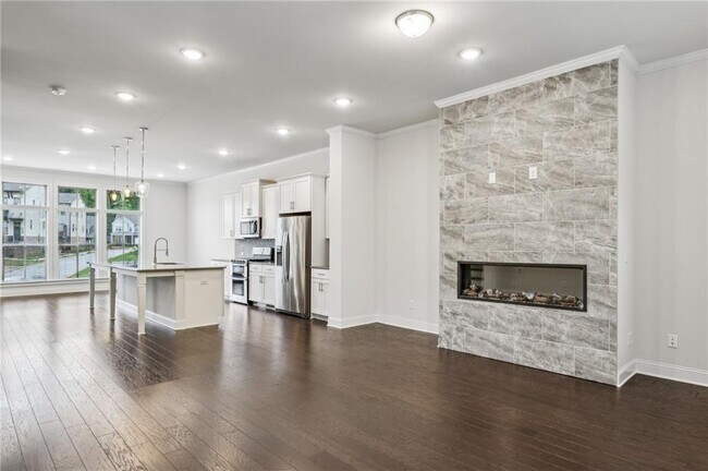 Building Photo - 687 Avondale Creek Dr.