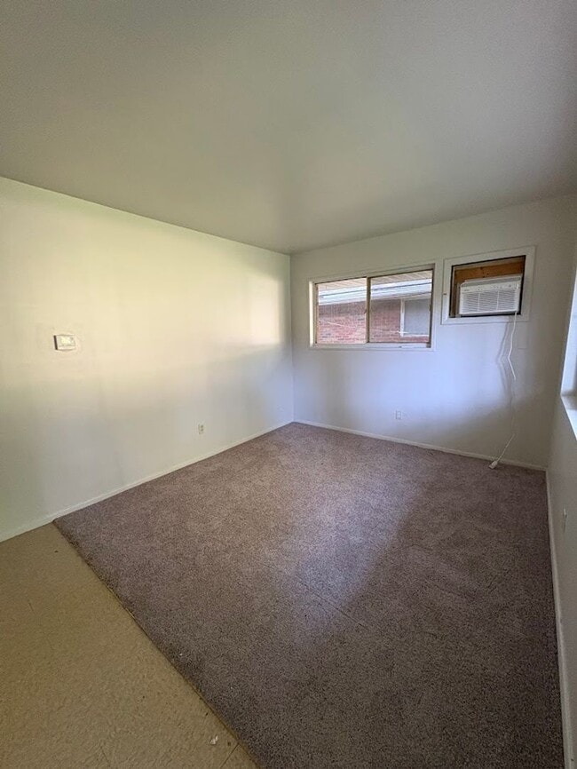 Building Photo - One bedroom one bathroom apartment for rent