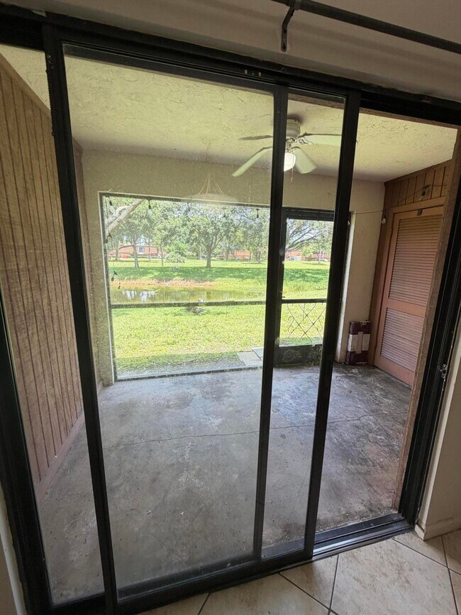 Building Photo - 4141 Oak Terrace Dr