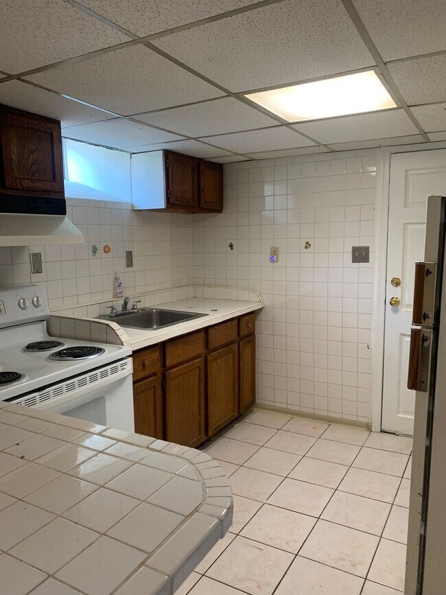 Building Photo - 838 W Washington St