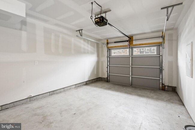 Building Photo - 105 Higher Rock Ct