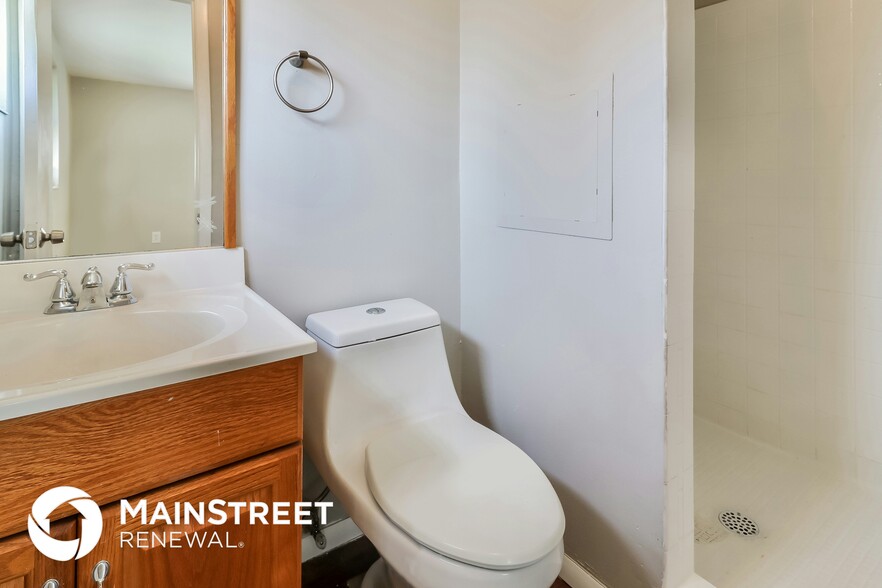 Building Photo - 8912 Hervel Cir