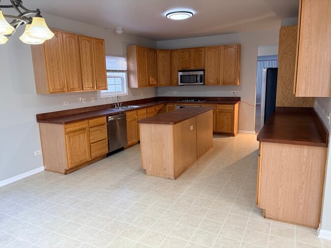 Building Photo - 1155 Clover Hill Ln