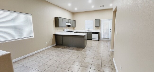 Building Photo - HAVE YOU SEEN THIS???