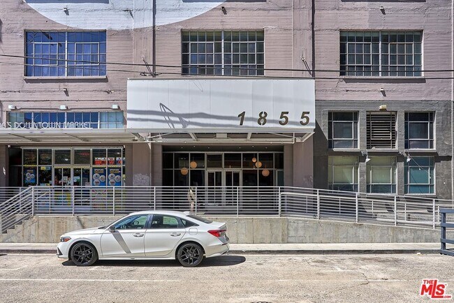 Building Photo - 1855 Industrial St