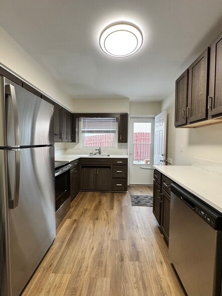 Kitchen - 2025 Burton Ave