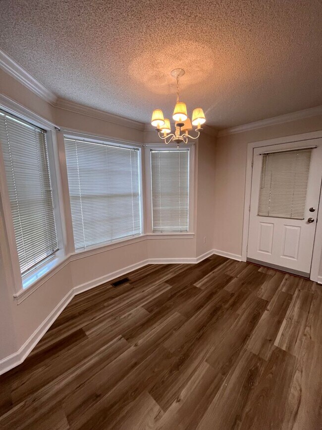 Building Photo - North Lowndes County Home