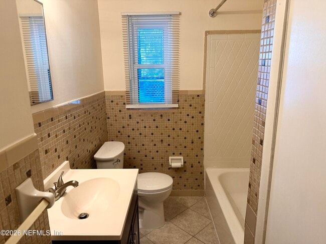 Building Photo - 3226 Rosselle St