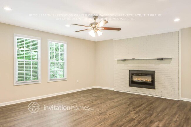 Building Photo - 5888 Simone Dr